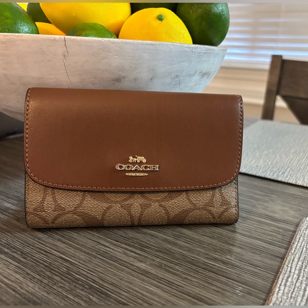 COACH Envelope Leather Wallet